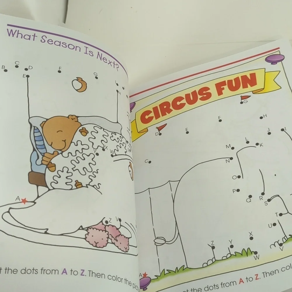 Lot of 3 activity books Highlights Hidden Pictures